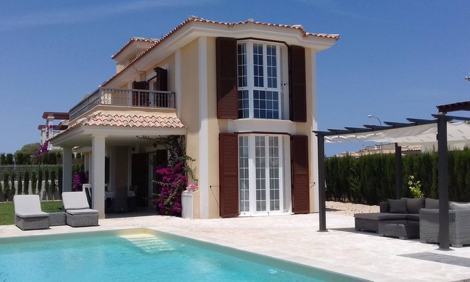 Cala Murada Casa | Villa para 6 personas, piscina SW, cerca del mar, aire acondicionado, WiFi, calefacción IR en todas las habitaciones.
