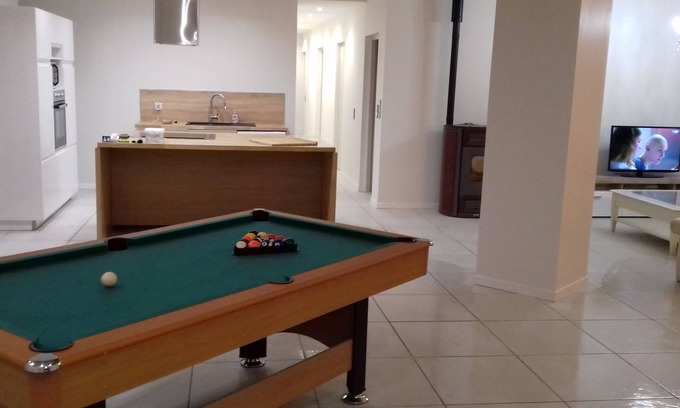 Hesdin-l'Abbe Casa | Villa for 8 people on a horse farm