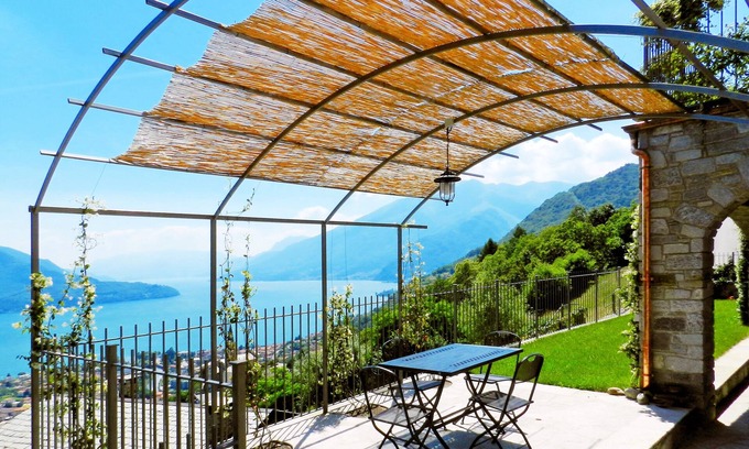 Vercana Villa | Villa para vacaciones relajantes con magníficas vistas del lago de Como