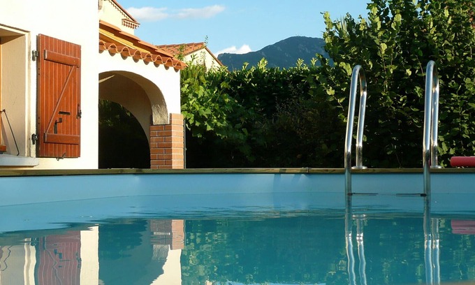 Saint-Genis Casa | Villa idealmente situado entre el mar y las montañas en un pueblo agradable