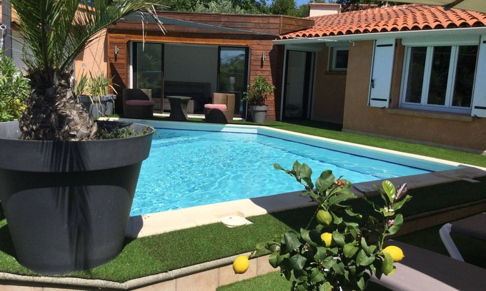 Saint-Privat-de-Champclos Casa | villa con piscina privada climatizada entre ceze y ardeche