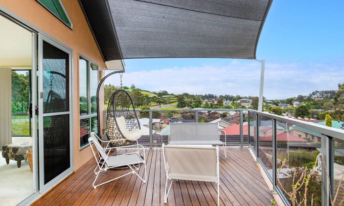 Surf Beach Casa | Villa Franco - Pet Friendly - 8 Mins Walk to Beach