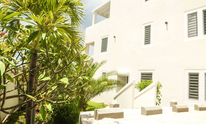 Pelican Key Apartamento | Villa Frangipani Guesthouse 2 BDR