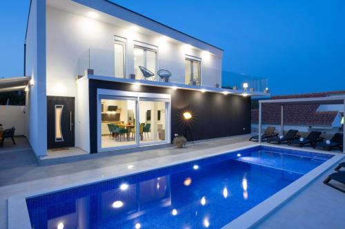 Podglavica Villa | Villa Franko Rogoznica