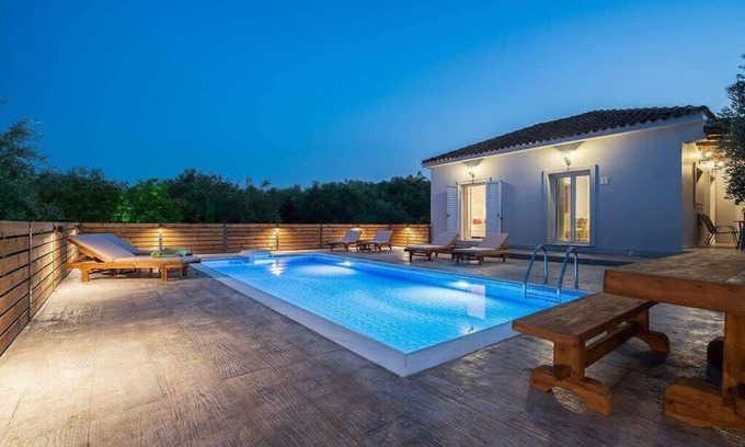 Fiolitis Casa | Villa Ftelia Private Pool Sleeps 9 Near Beach