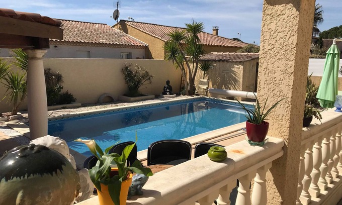 Villeneuve-les-Beziers Villa | Villa de pies completos en el sur de Francia