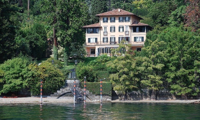 Santa Maria - Rezzonico Villa | Villa Fulgida: Una villa histórica elegante y acogedora en tres pisos del siglo XIX.