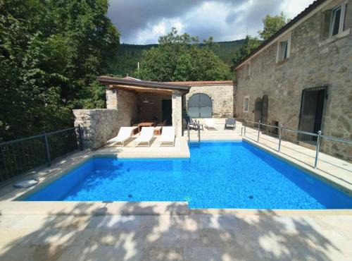Lupoglav Villa | Villa Galant Brgudac - Private Oasis with Pool