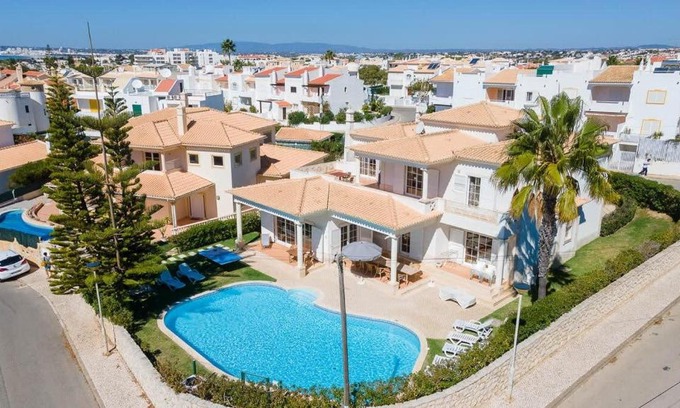 Gale Casa | Villa Gale Grande - bright airy property with a private pool