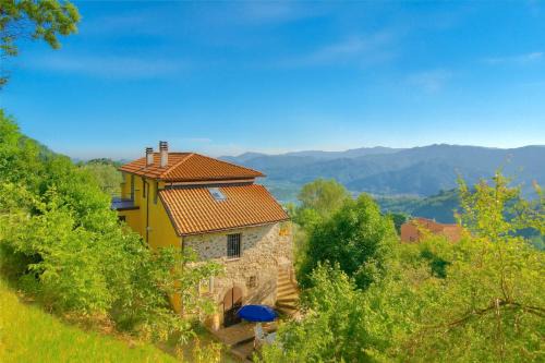 Podenzana Casa | Villa Garibaldino