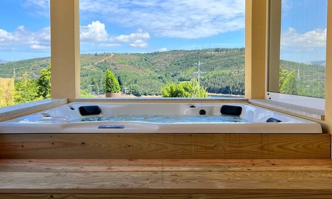 Cabril Casa | Villa Geres Emblematico I - Piscina Aquecida e Jacuzzi