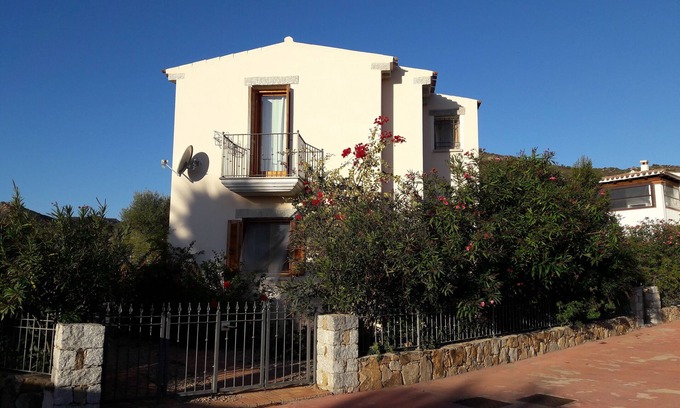 Case Peschiera-Lu Fraili Casa | Villa Gigi en San Teodoro, Cerdeña, Italia