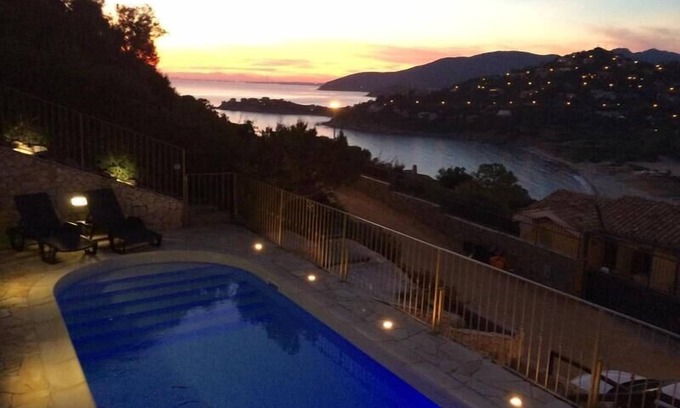 Torre delle Stelle Casa | encantadora vista al mar y piscina privada a 100 metros de la playa wifi gratis