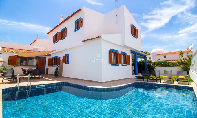 Olhos D'Agua Villa | Villa Girassol - By D´alma Portuguesa