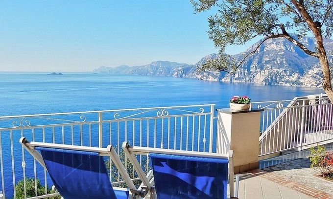 Praiano Casa | Villa Gisella A: Un luminoso apartamento frente al sol y al mar.