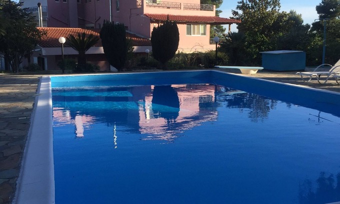 Oropos Casa | VILLA GLENDA, VARNAVA