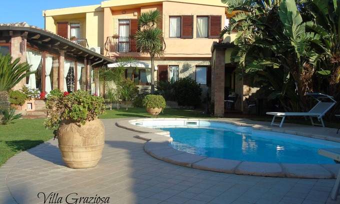 Quartu Sant'Elena Villa | Precioso chalet con piscina privada, un oasis romántico a pocos minutos del mar.