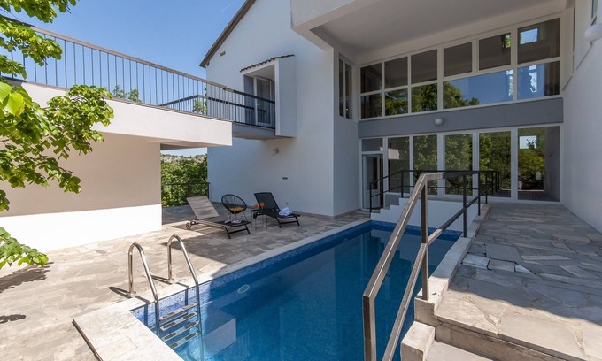 Slime Villa | Villa Green Castle - Five bedroom villa with swimming pool