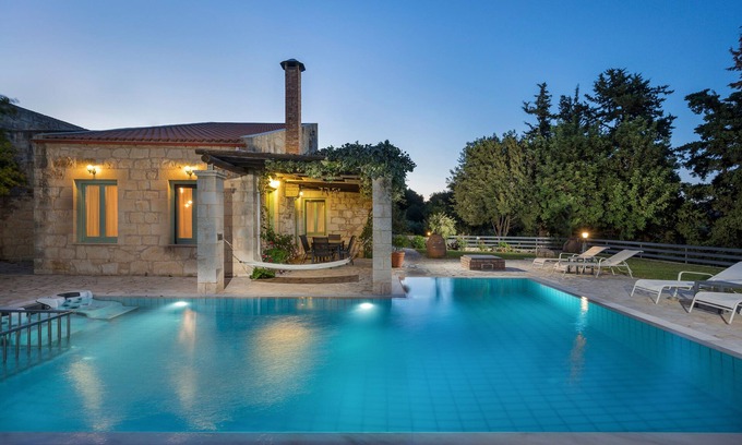 Maza Villa | Villa Lithos, piscina privada y bañera de hidromasaje!