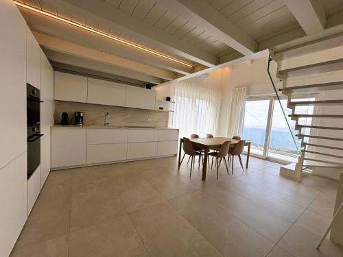 Malcesine Apartamento | Villa Guardini