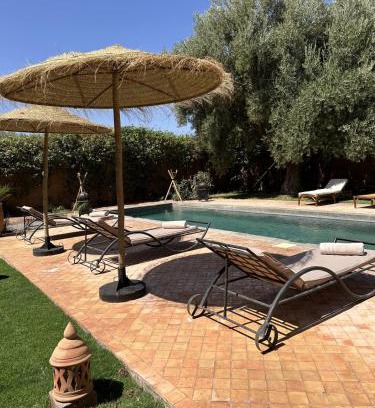 Sidi Abdallah Ghiat Villa | Villa Hania 4 chambres avec piscine