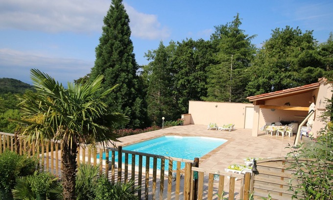 Sonnac-sur-l'Hers Villa | Villa piscina climatizada de 4 dormitorios en tranquila y bonita aldea, jardín, vistas a la montaña,