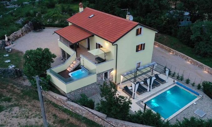 Risika Casa | Villa Holiday Home Tos