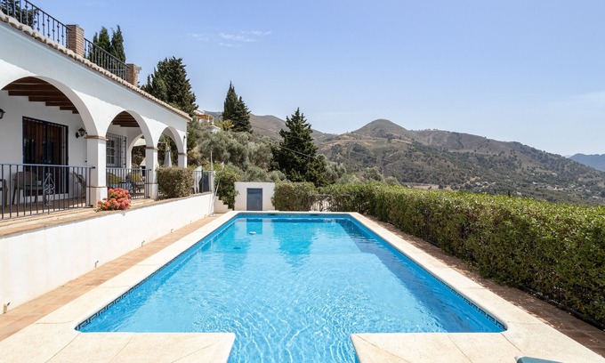 Cómpeta Villa | Villa "Hugo" con vistas al mar y a la montaña y Wi-Fi