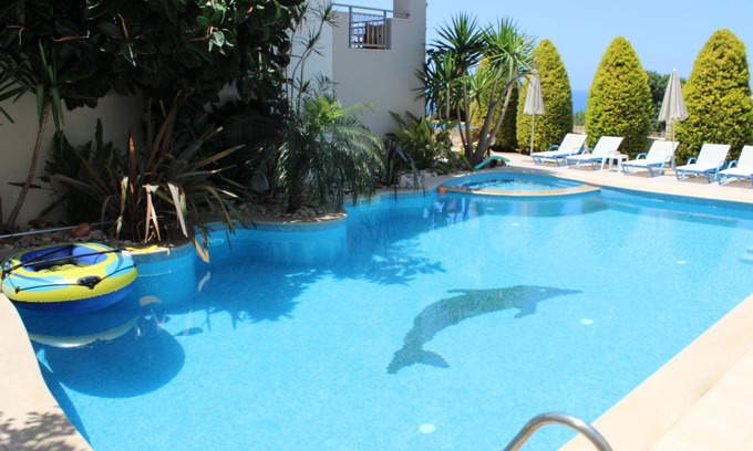 Skaleta Villa | Villa I con vista al mar y alta calidad, a 2 minutos de Sandy Beach y comodidades.