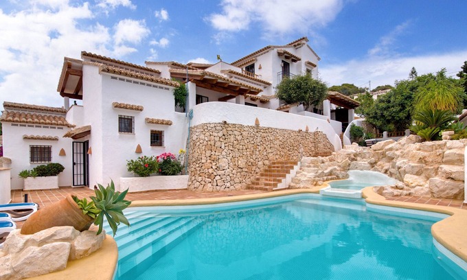Paichi Villa | 'Villa Ibiza' con vistas al mar, piscina, jardín y Wi-Fi