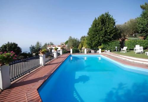Schiazzano Casa | villa Il Gelsomino