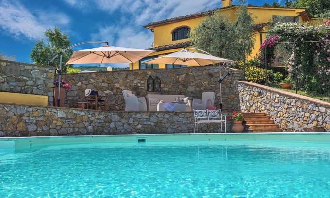 Casalguidi Casa | Villa il Gallo promoted By WeekHomes.com