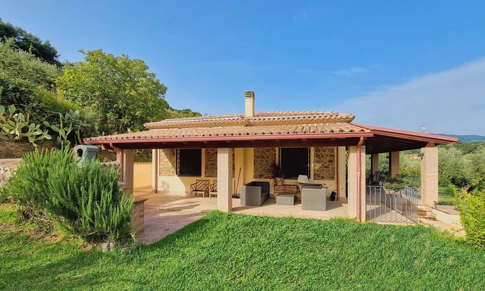 Feroleto Antico Casa | [VILLA] in 8 ettari di campagna, a 20' dal mare
