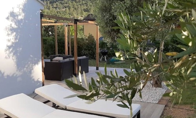 La Farlede Casa | Villa in a quiet hamlet 20 minutes from the beach
