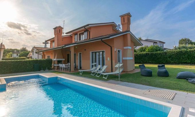 Isola Albarella Villa | Villa en Albarella con piscina y playa