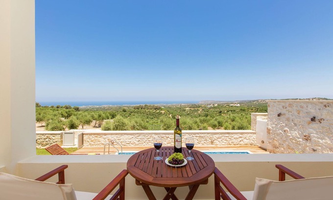 Skouloufia Villa | Villa con piscina cerca del monasterio de Arkadi
