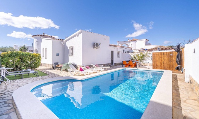 Castello d'Empuries Villa | Villa en Empuriabrava con piscina privada