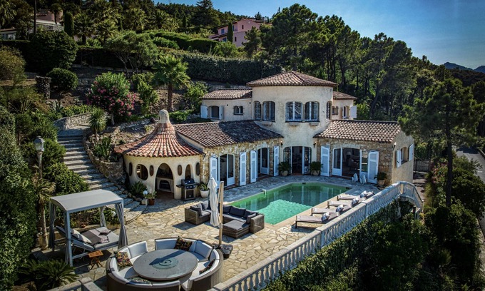 Theoule-sur-Mer Villa | Villa in fabulous THEOULE SUR MER with Stunning Sea views and The Bay ofCannes