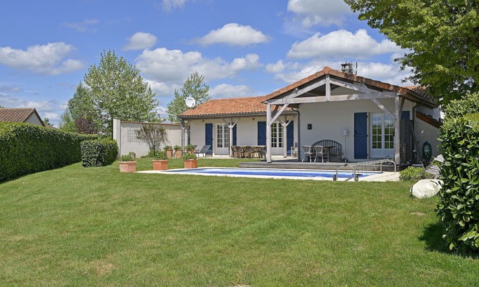 Vasles Villa | Villa en Francia con Piscina