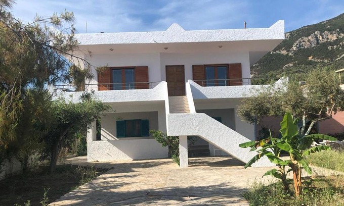 Troizinia Apartamento | Villa in Kalloni direkt am Meer, tolle Aussicht