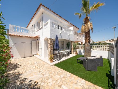 L'Escala Villa | Villa in L Escala near Beaches & Empúries