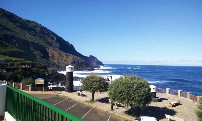 Barlovento Chalet De Esquí | Chalet en La Fajana, con las mas hermosas vistas del mar.