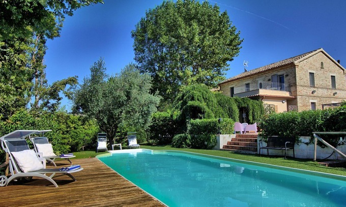 Ostra Villa | Villa en Ostra con 6 habitaciones, capacidad 14