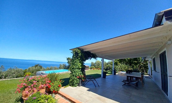 Monte Argentario Villa | Villa en Porto Santo Stefano con 2 habitaciones, capacidad 4