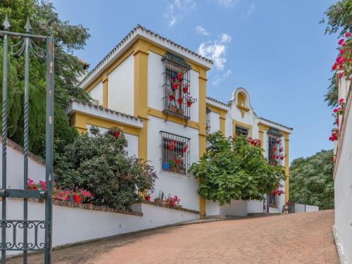 Priego de Córdoba Villa | Villa in Priego with pool near Sierras Subbéticas