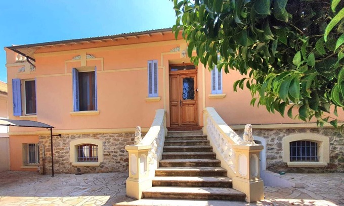 Hyeres City Centre Villa | CHALET EN ZONA RESIDENCIAL - CENTRO COMPLETO HYERES Y MUY TRANQUILO