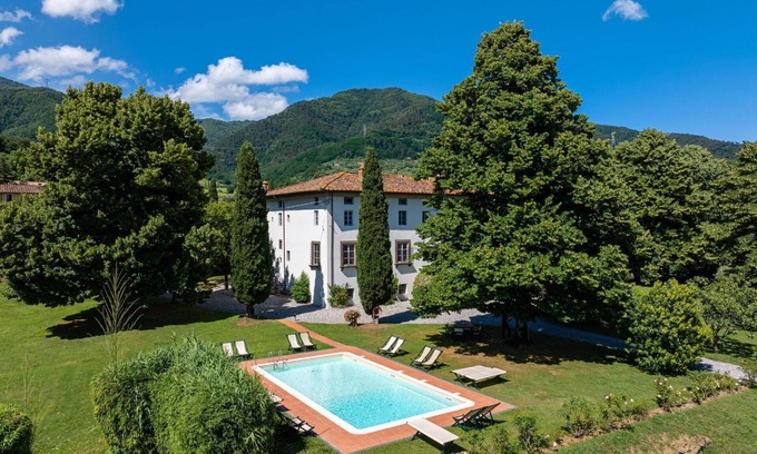 Capannori Villa | Villa en Segromigno In Monte con 11 habitaciones, capacidad 22