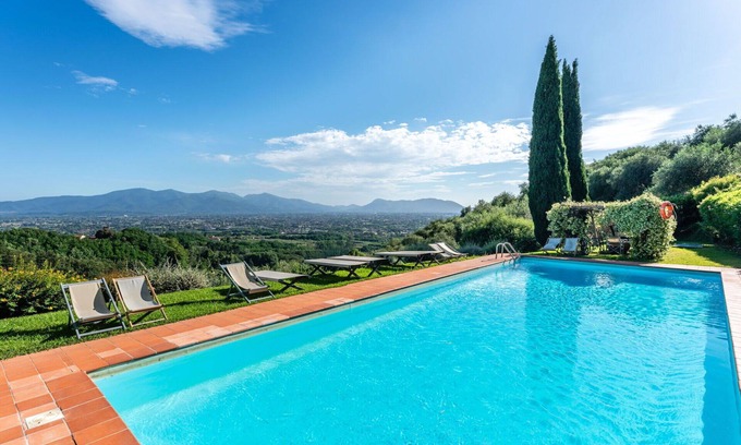 Capannori Villa | Villa en Segromigno In Monte con 11 habitaciones, capacidad 22