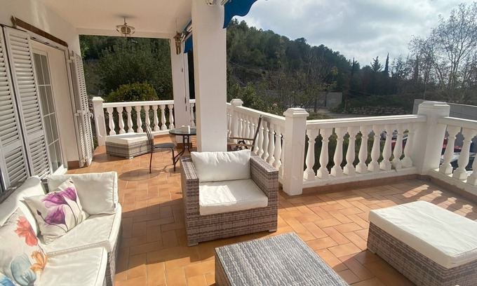 Quint Mar Chalet De Esquí | Mansión en Sitges con piscina privada, ideal para familias