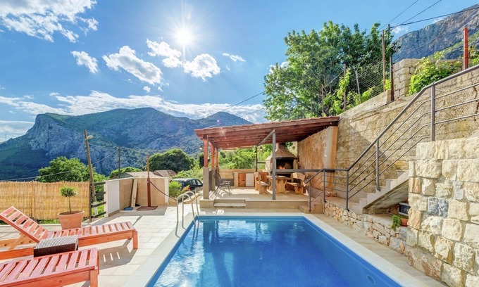 Klis Villa | Villa en Solin con piscina privada y jardín
